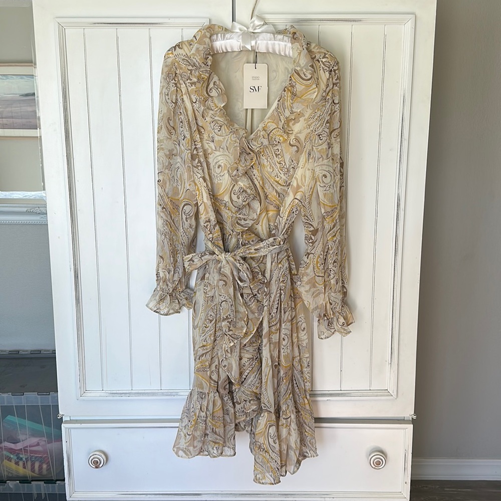 SMF Paisley Flowy dress 💛🤍🤎 size Medium